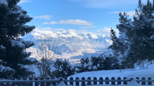 Nendaz Apartment | Inviting 2.5-Bedroom Retreat in Haute-Nendaz with Pool