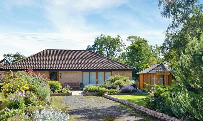 Kirknewton Cottage | Experience a 2 Bedroom Escape in Kirknewton, Near East Calder