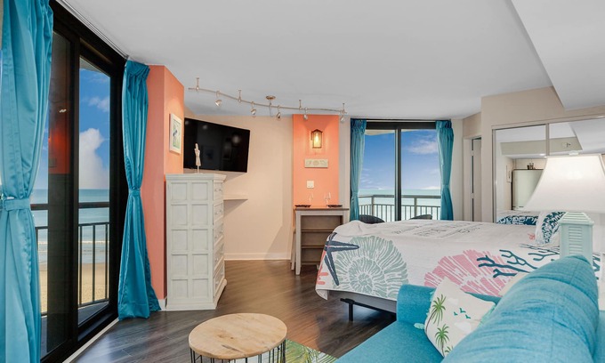 Myrtle Beach Condo | Oceanfront Corner Unit with Direct Views & Pet-Friendly Stay