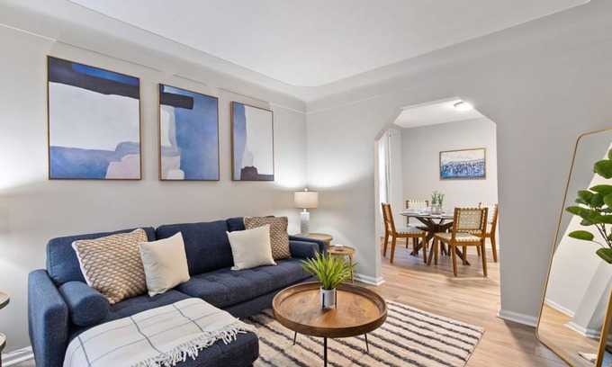 Wyandotte House | Pet-Friendly 2 BD Home with Fast Wi-Fi Near Detroit River