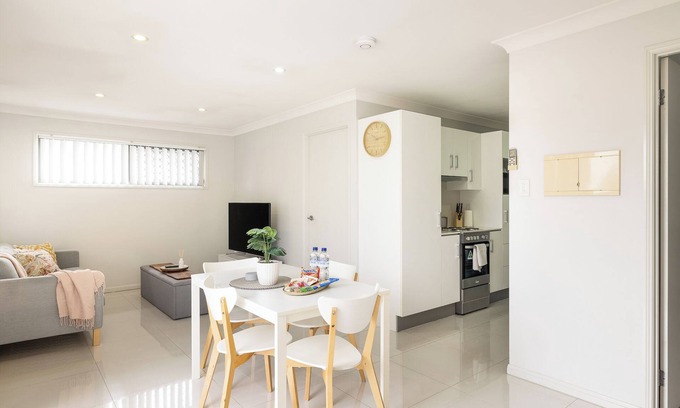 Rocklea Apartment | Comfortable 2-Bedroom Apartment with Garage & Air Conditioning