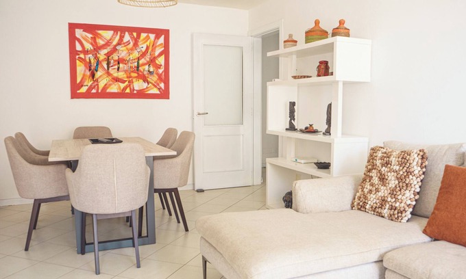 Mindelo Apartment | Cozy Beachside Apartment with Ocean View in Copacabana