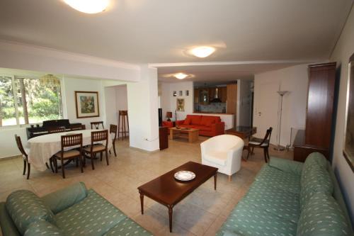 Marousi Apartment | Family-Friendly 2 Bdr Park View Apt with Private Patio