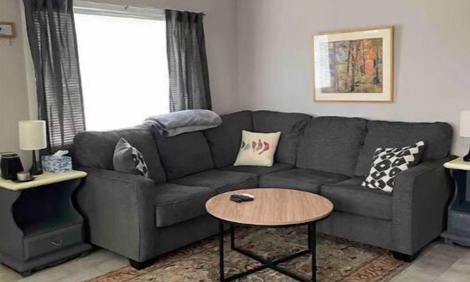 Point Roberts Cottage | Sunny 2-Bedroom Cottage with Oceanfront Views in Point Roberts