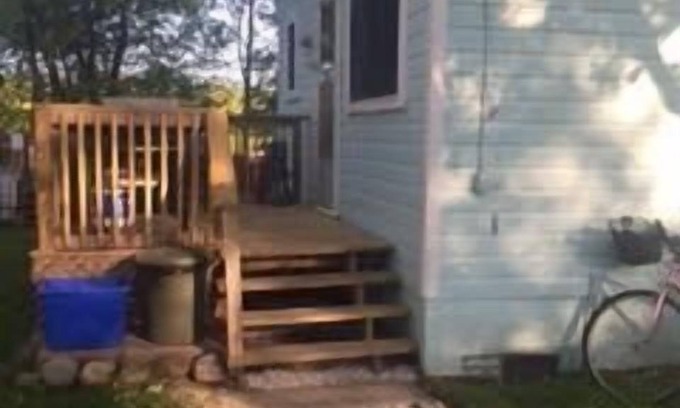 Southampton House | Cozy 2-Bedroom Cottage with Lake View & Pet Friendly Perks