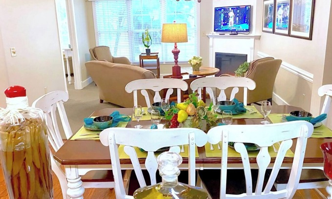 Lackey House | Family-Friendly 2 Bedroom Townhome with Great Incentives!