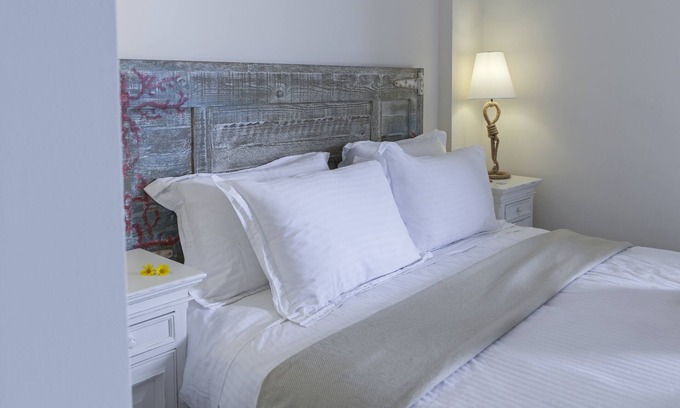 Gargaliani House | Inviting Villa with Ocean Views in a Tranquil Setting
