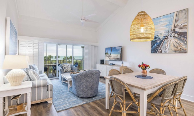 Captiva Apartment | 2 Beach Villas w/3BR & Pristine Beach Access, Family Adventures - Golf, Fishing