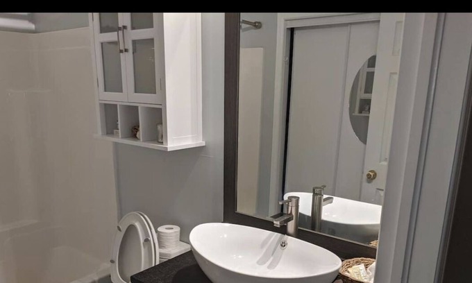 Deschenes Apartment | 2 beautiful bedrooms apartment in Gatineau 10-15min to ottawa