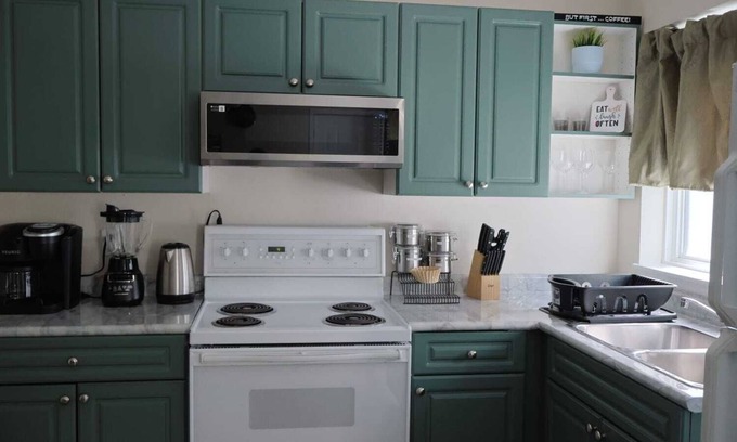 North Cowichan House | Guest Suite with Kitchen - Rated 10/10 for Families