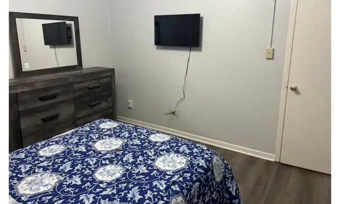 Posen Apartment | Cozy 2 Bed Rental with Balcony Near Ingalls Hospital