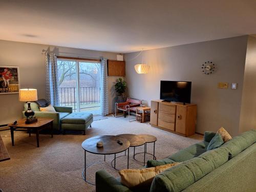 West Bend Apartment | 2 Bed 1 Bath - West Bend, WI
