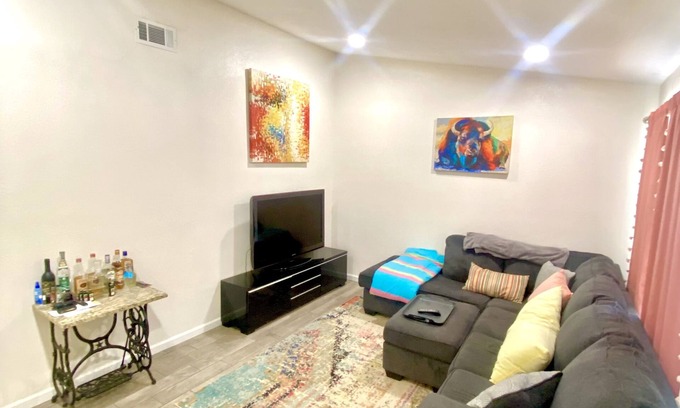 Chisholm Valley South House | Cozy 2 Bed Retreat with Puppy Palace Play Area