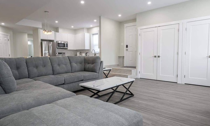 Grande Prairie House | 2 Bed 2 Bath | 3 TVs | Free WIFI | Full Kitchen