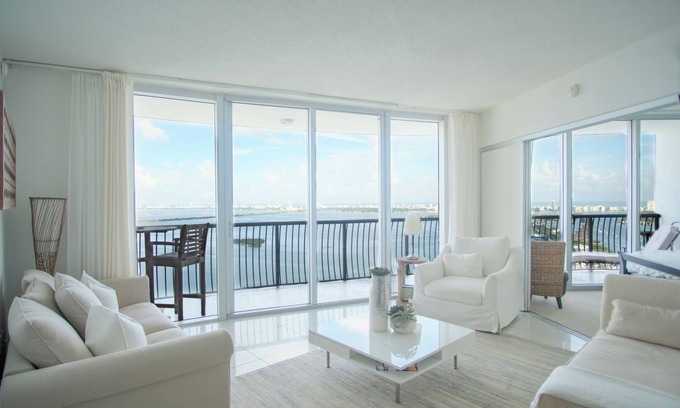 Edgewater Condo | Bright Bay View Condo with Wrap Around Balcony for Families