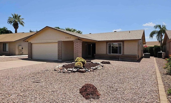 Fountain of the Sun House | Inviting 2 Bed, 2 Bath Home in a Gated Community