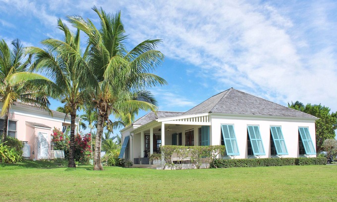 Schooner Bay House | Waterfront 2 Bed, 2 Bath Retreat in Schooner Bay, Abaco