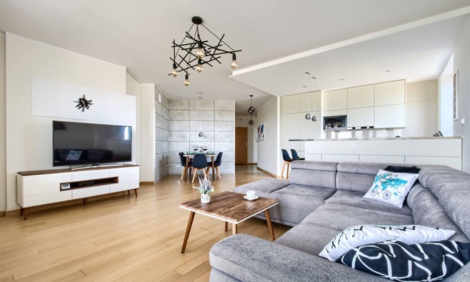 Nowe Miasto Apartment | Family-Friendly 2 Bed Apartment at ARKADIA 1 - Rated 10/10