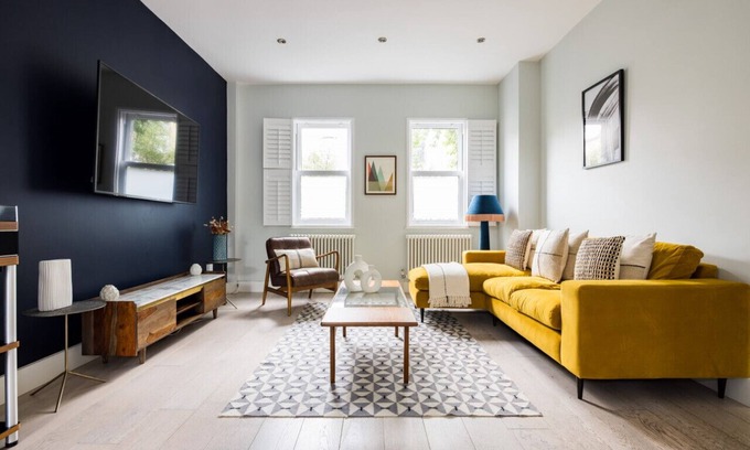 Peckham Rye Apartment | Discover The East Dulwich House with Spa & Family Amenities