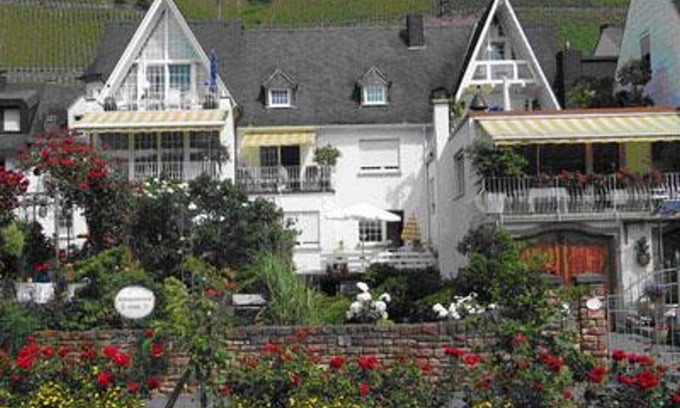 Neef Apartment | Cozy 2-Bed Apartment in Larkspur - Perfect for Families