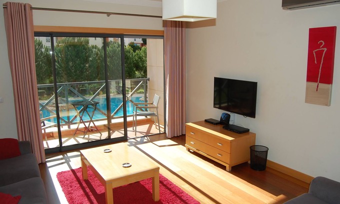 Montechoro Apartment | Stunning 2 Bed Apartment with Ocean View in Albufeira