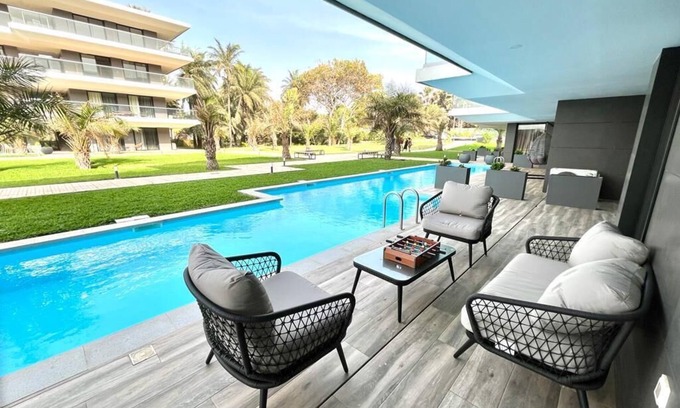 Serrekunda Apartment | Relaxing 2 Bed Apartment with Private Pool for Families
