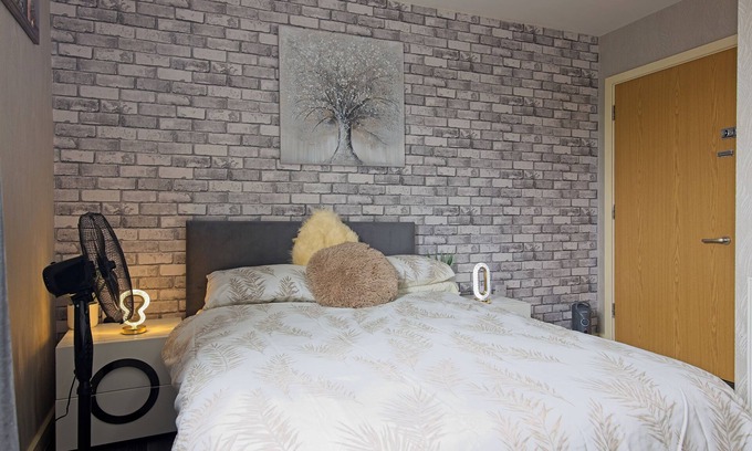 Rusholme Apartment | Family-Friendly 2-Bed Apartment in Central Manchester