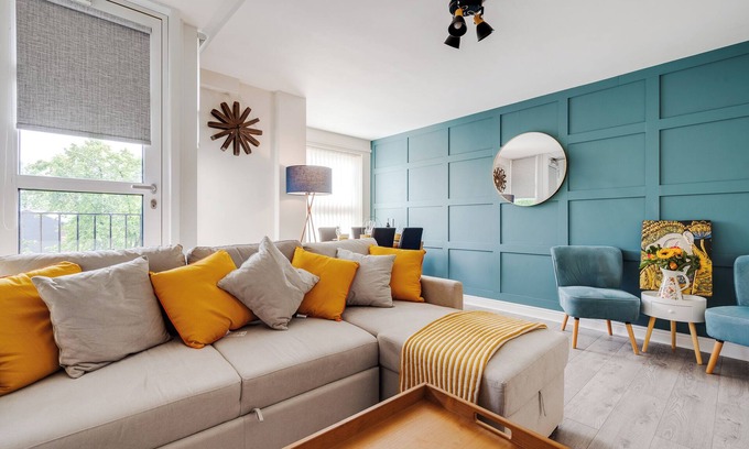 Manchester Apartment | Exceptional 2 Bed Apartment Near University with Free Parking