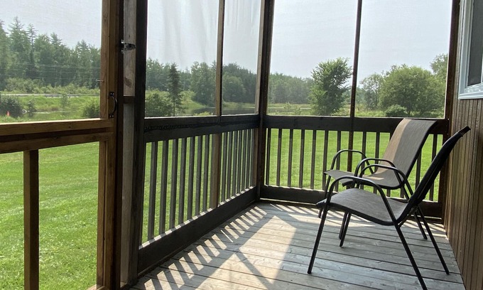 Abitibi-Temiscamingue Cabin | 2 Bed Chalet with River View