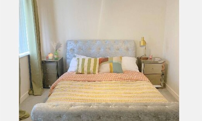 Chapeltown House | Modern 2-Bedroom Retreat Near Leeds City with Free Parking