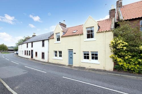 Dunbar House | Cozy Haywood Cottage with Garden, Pet & Child Friendly