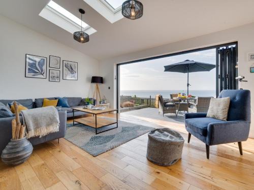 Pittenweem House | Inviting 2-Bed Hotel in Anstruther with Family Amenities