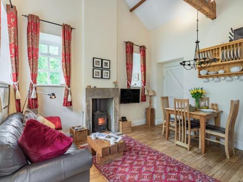Hexham House | Cozy 2-Bed Retreat in Bardon Mill - Pet & Child Friendly