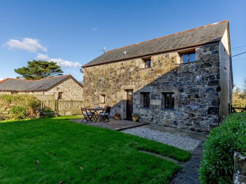 Coverack House | Comfortable 2-Bed Retreat in Coverack for Families