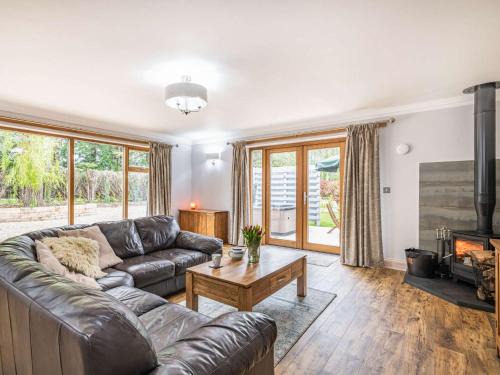 Foxley House | Comfortable 2-Bed Retreat in Dereham with Hot Tub Access