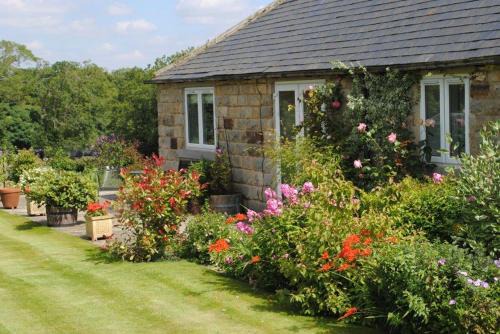 North Rigton House | Family-Friendly 2-Bed Retreat in Harrogate District