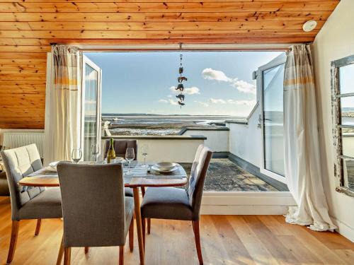 Haverigg House | Exceptional 2-Bedroom Retreat in Haverigg for Families