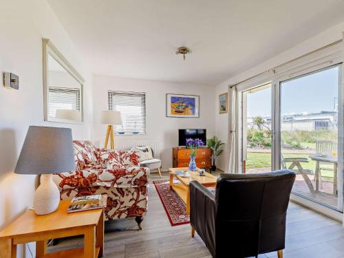 Instow Apartment | Family-Friendly 2-Bed Retreat in Instow, 4-Star Comfort