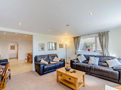 Langtoft House | Family Haven in Langtoft: 2 Bed, Pet & Child Friendly