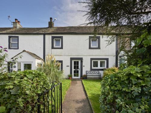 Stainburn House | Family-Friendly 2 Bed Retreat in Little Clifton with Hot Tub