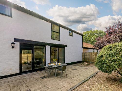 North Wheatley House | Convenient 2-Bed Accommodation in Mattersey - Family & Pet Friendly
