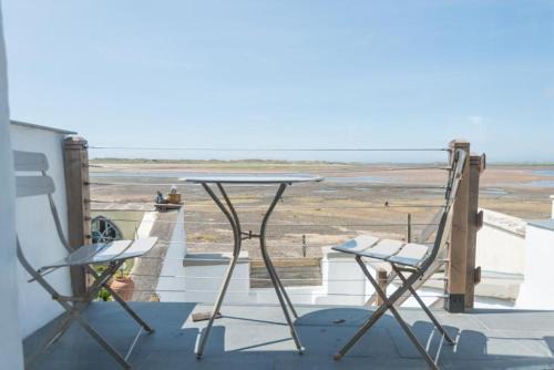 Ravenglass House | Family-Friendly 2 Bed Retreat in Ravenglass with Hot Tub