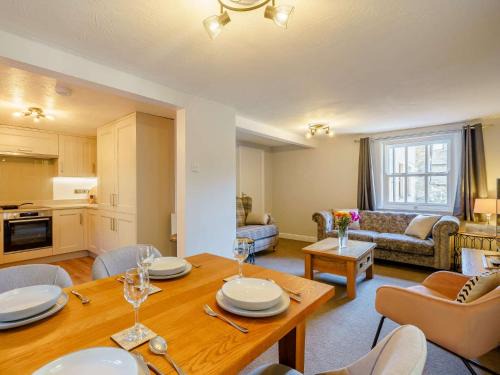Sedbergh House | Beautiful 2-Bedroom Retreat in Sedbergh, Family Friendly