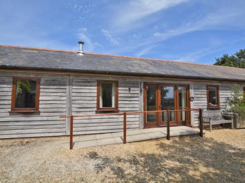 Alweston House | Pet-Friendly Retreat with Pool in Sherborne FOLWO