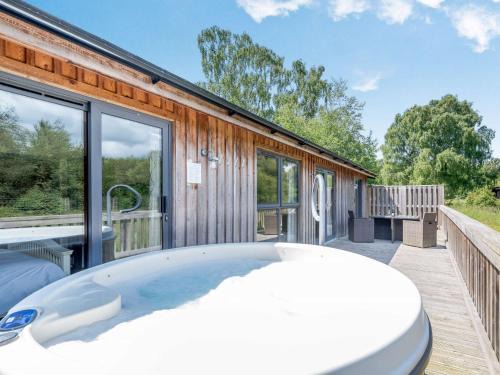 Dukeries Mill House | Relaxing 2-Bed Retreat in Sherwood Forest with Hot Tub