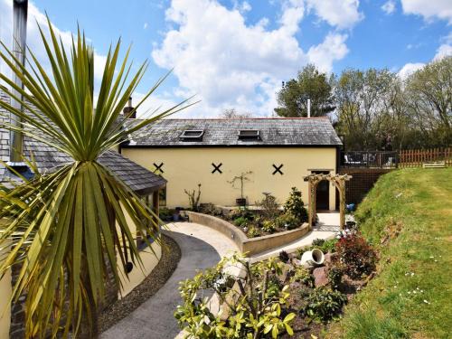Worlington House | Family-Friendly 2-Bed Retreat in South Molton
