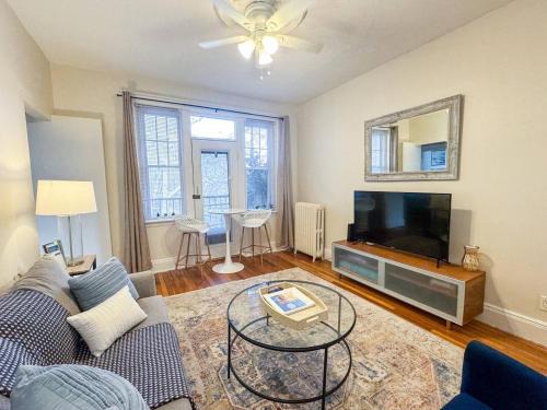 Commonwealth Apartment | Cozy 2-Bedroom Retreat Near Boston College with Balcony