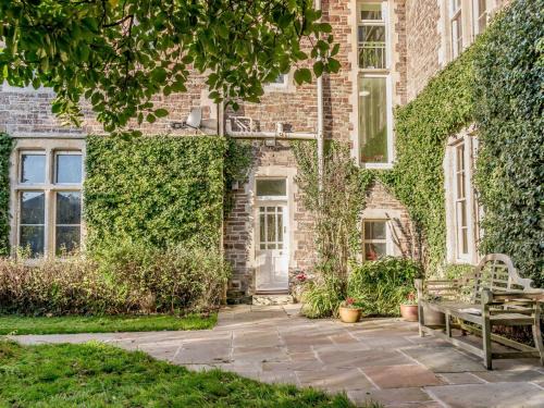 Northam House | Family-Friendly 2 Bed Retreat in Westward Ho