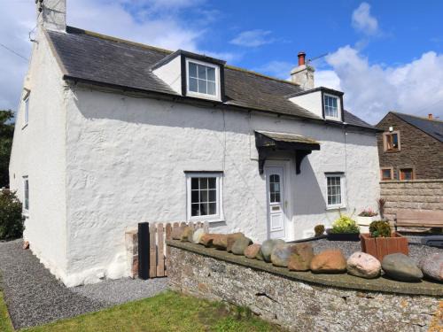 Maryport House | Cozy 2-Bed Property in Mawbray, Cumbria - Family Friendly