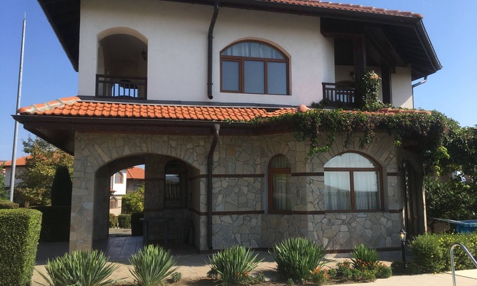 Aheloy Villa | Elegant 2 Bed Villa with Private Pool at The Vineyards Spa Resort